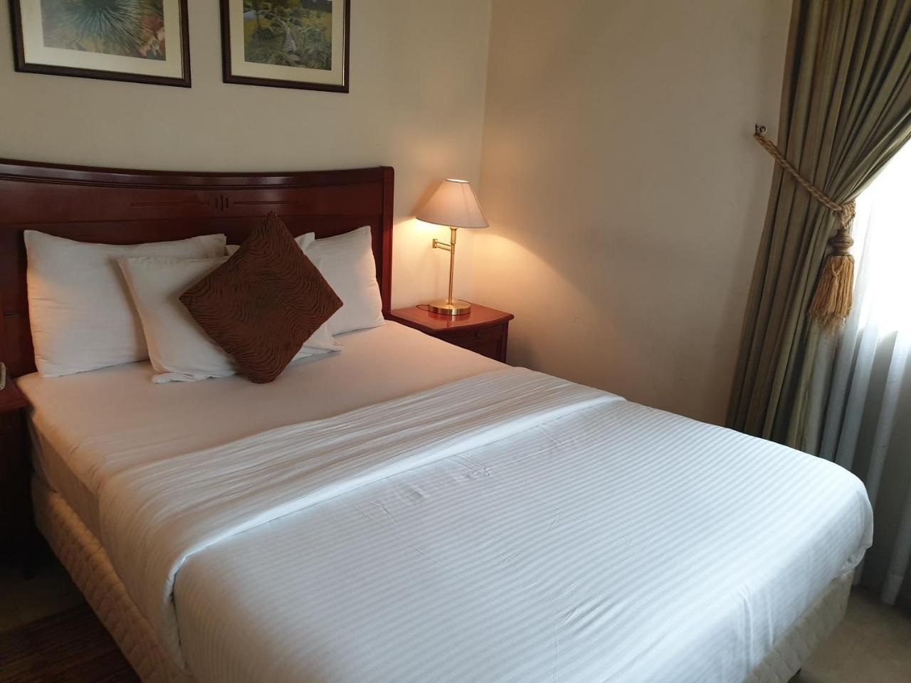 Three Arms Hotel ลากอส ภายนอก รูปภาพ