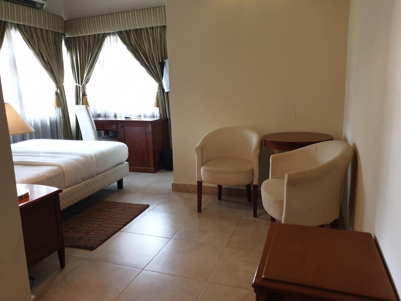 Three Arms Hotel ลากอส ภายนอก รูปภาพ