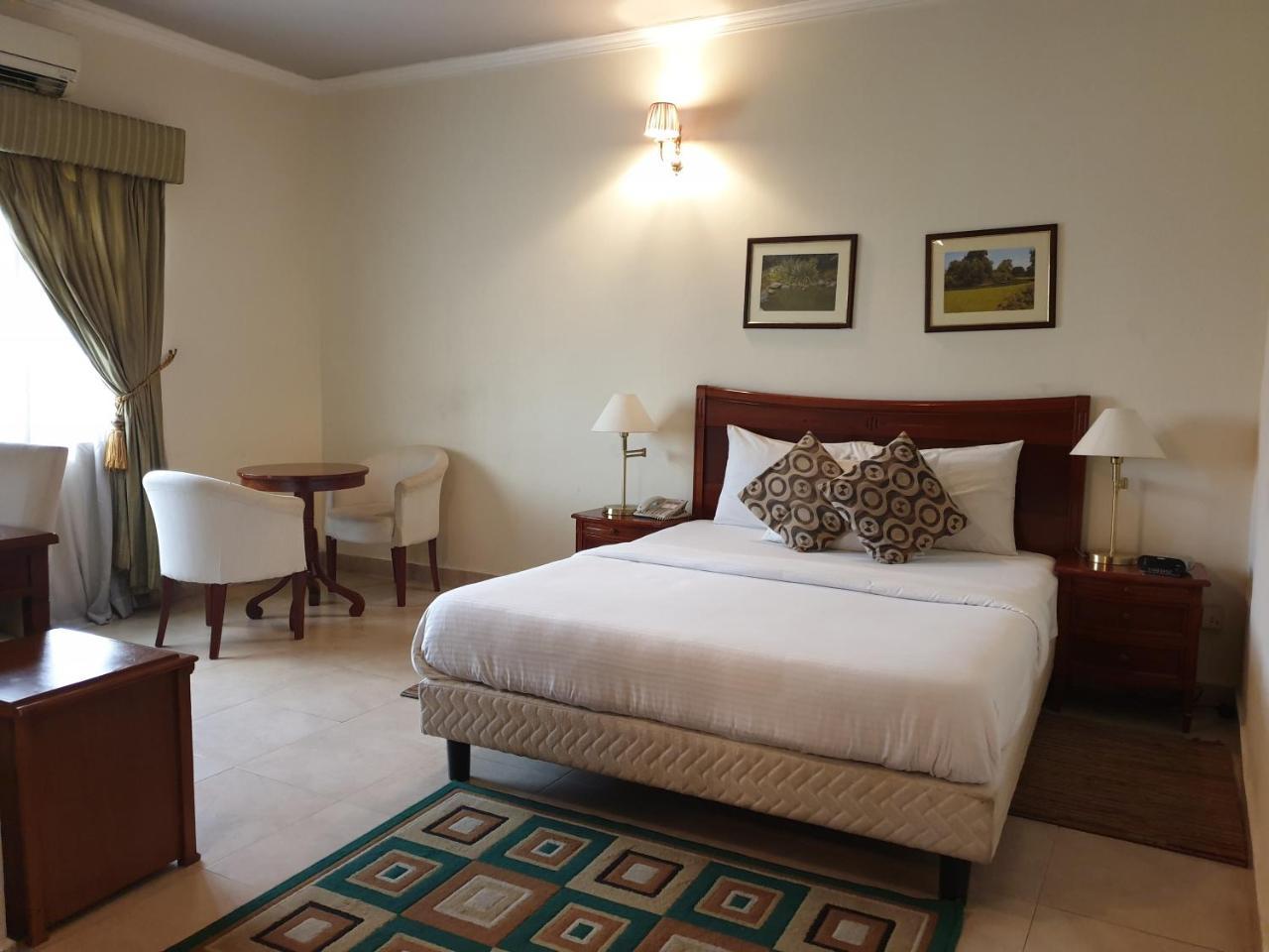Three Arms Hotel ลากอส ภายนอก รูปภาพ