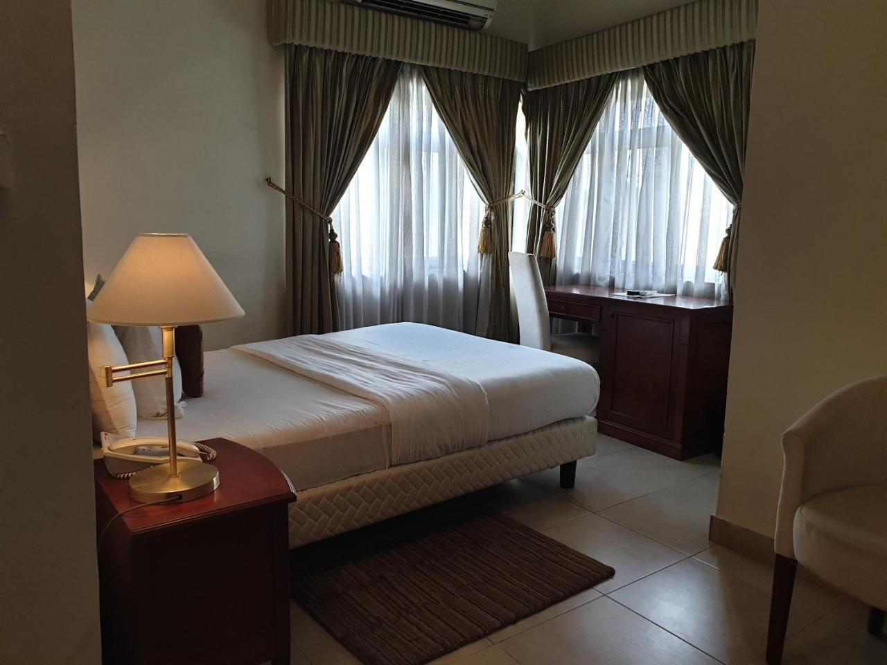 Three Arms Hotel ลากอส ภายนอก รูปภาพ
