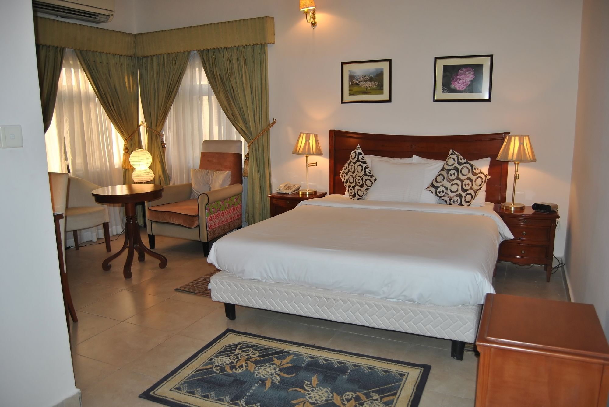 Three Arms Hotel ลากอส ภายนอก รูปภาพ